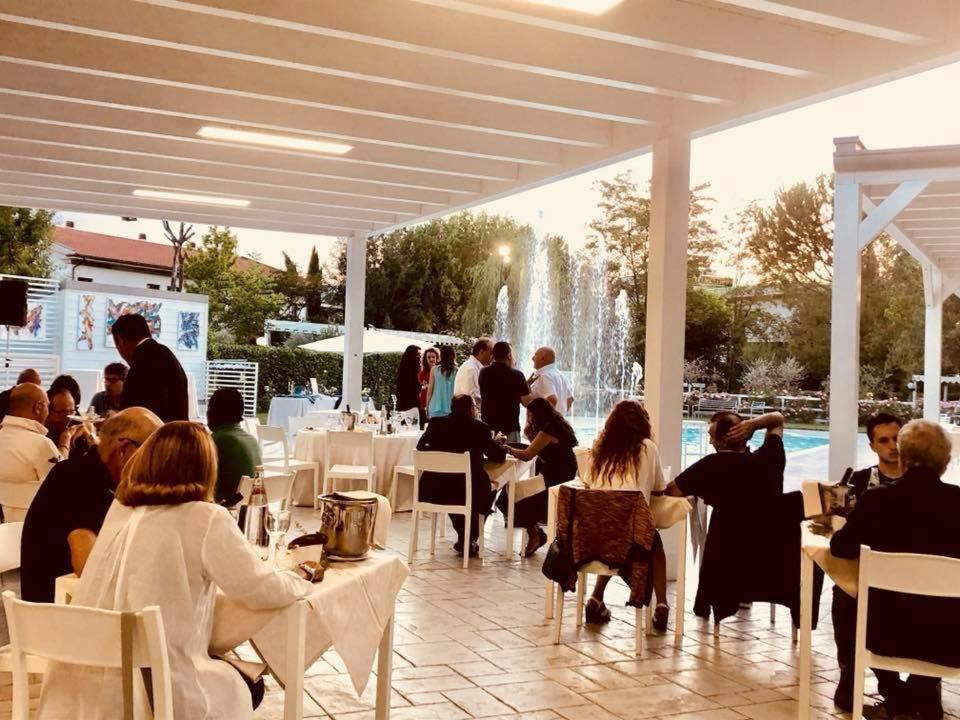 Hotel Santacroce Meeting Сульмона Екстер'єр фото