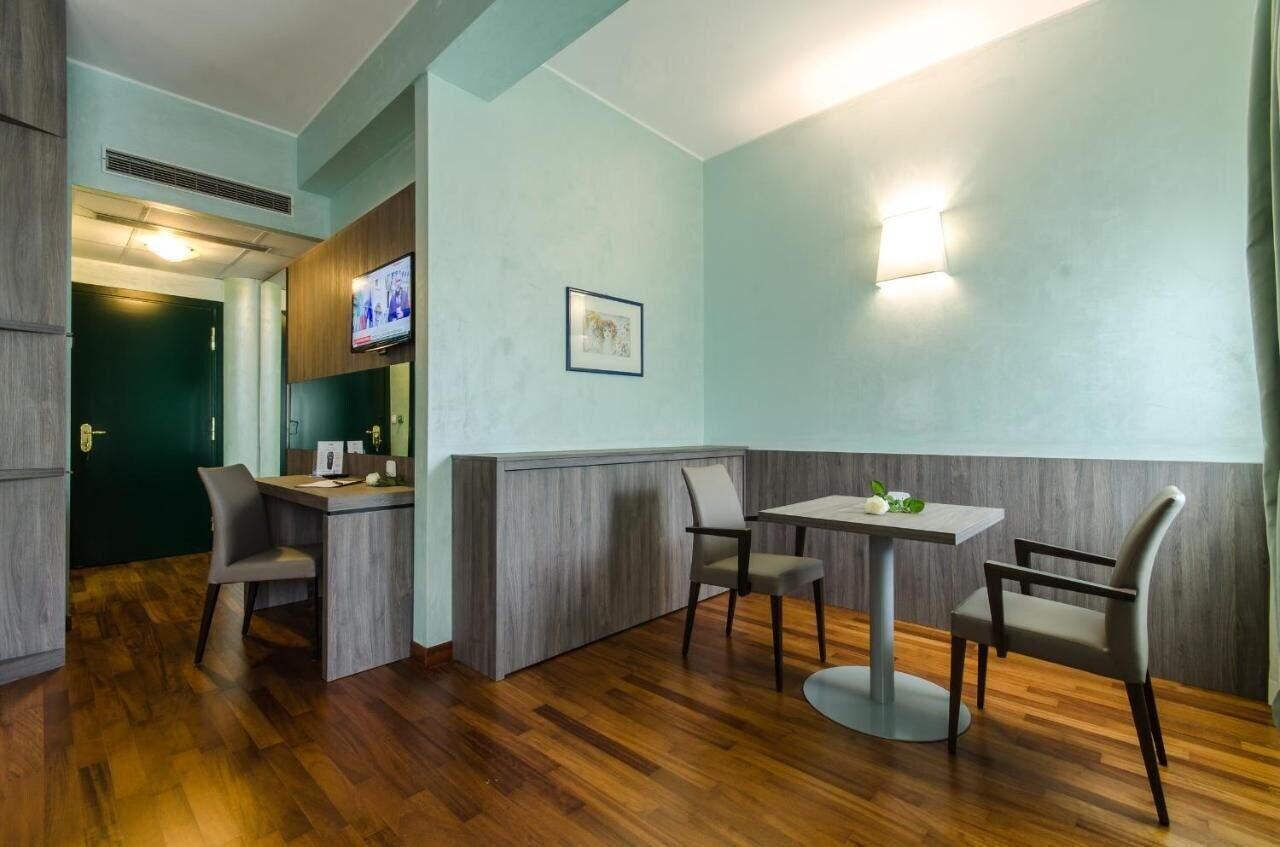 Hotel Santacroce Meeting Сульмона Екстер'єр фото
