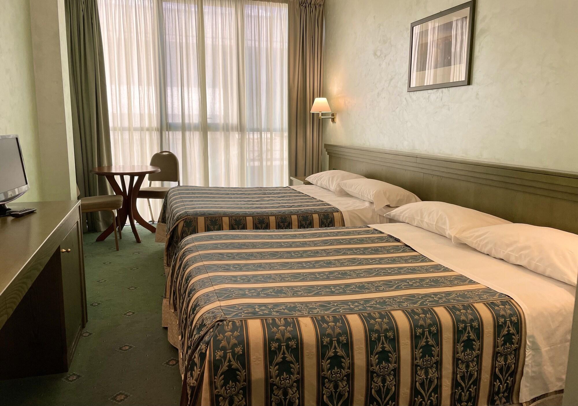 Hotel Santacroce Meeting Сульмона Екстер'єр фото