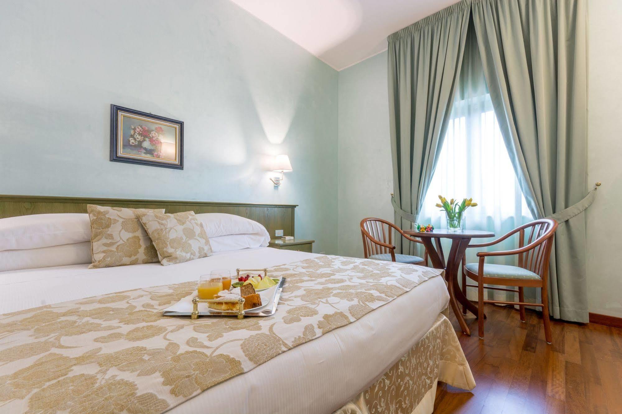 Hotel Santacroce Meeting Сульмона Екстер'єр фото