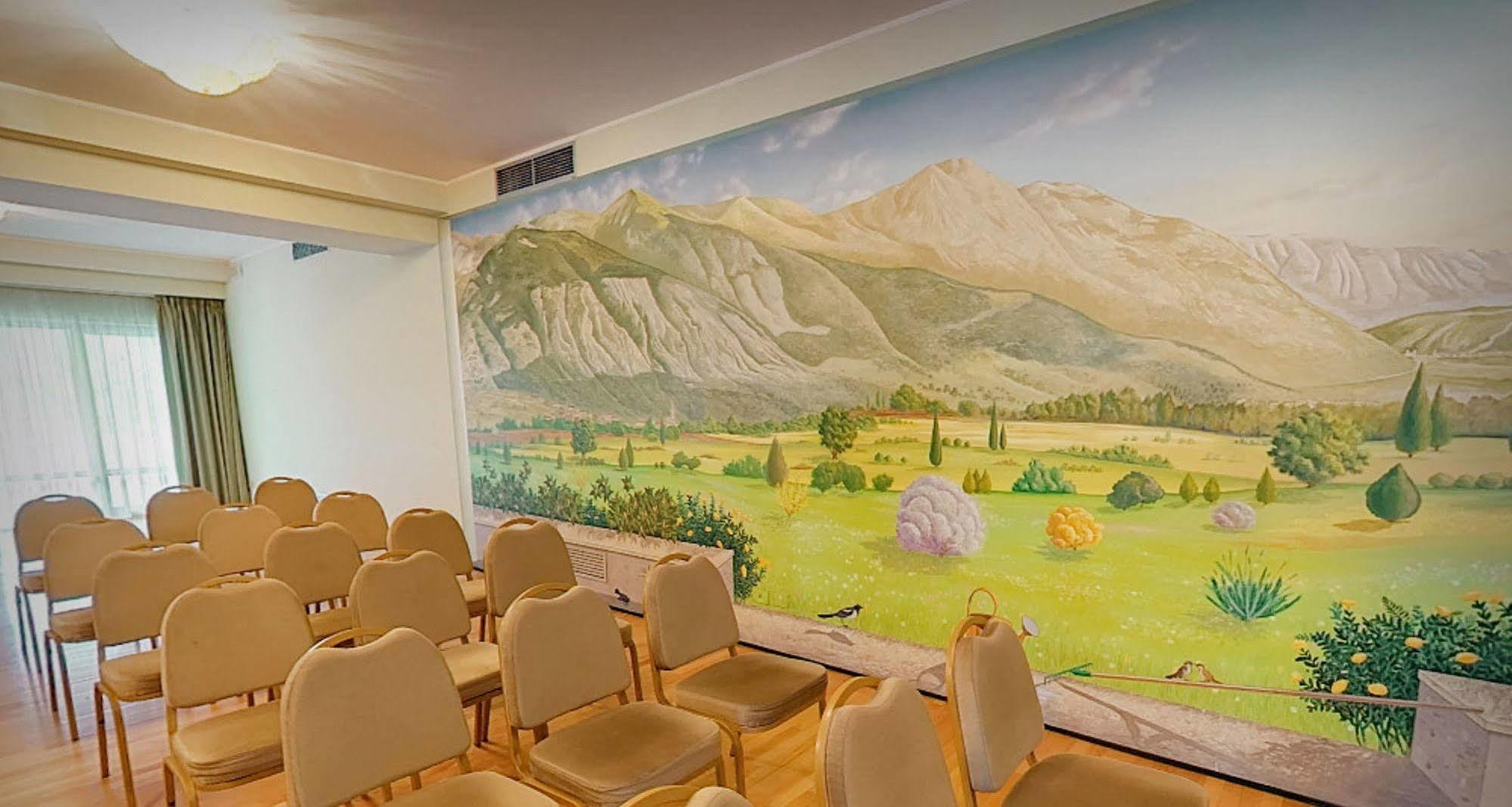 Hotel Santacroce Meeting Сульмона Екстер'єр фото